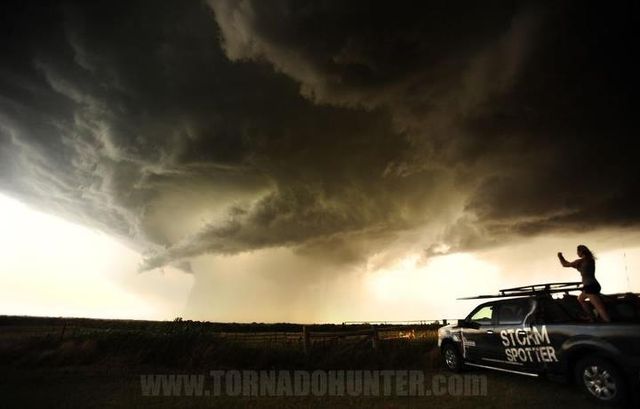 TORNADO DE VORTICE AMPLIO